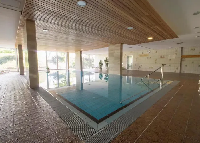 Strandloft Cuxhaven im Haus Frauenpreiß Sahlenburg - strandnah - 2 Hunde willkommen -Schwimmbad - Sauna - direkt am Wald - Dachterrasse mit Blick nach Neuwerk
